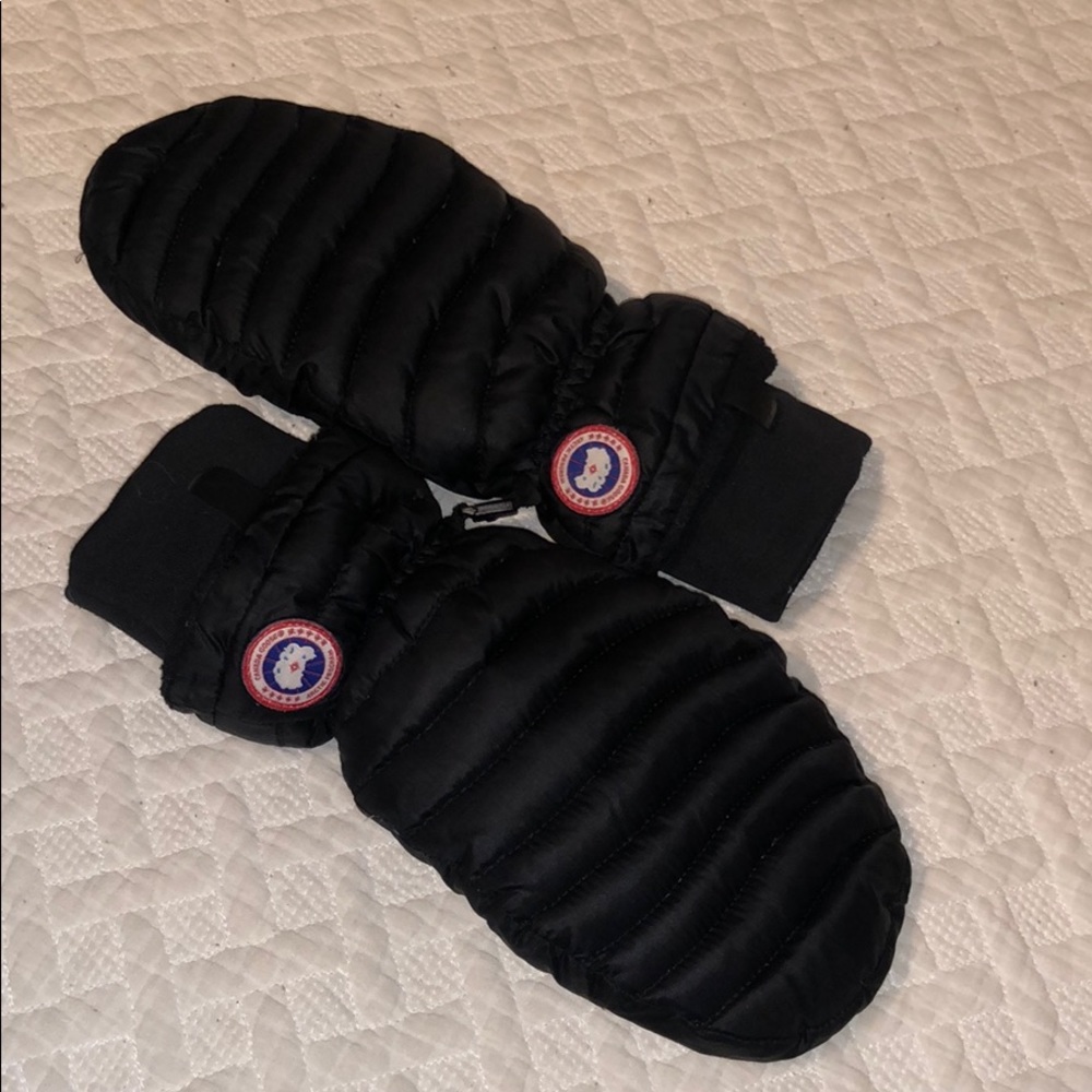 Canada goose gloves